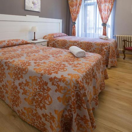 Apartamentos Turisticos Avila La Catedral 外观 照片