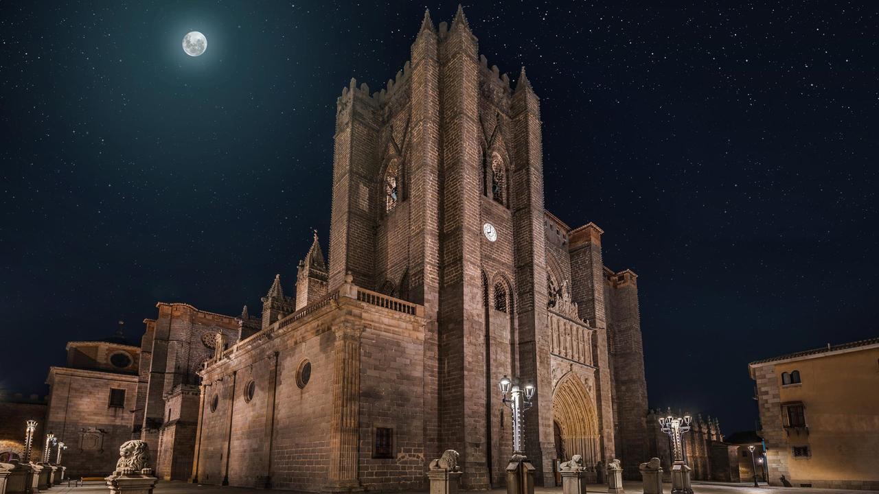 Apartamentos Turisticos Avila La Catedral 外观 照片