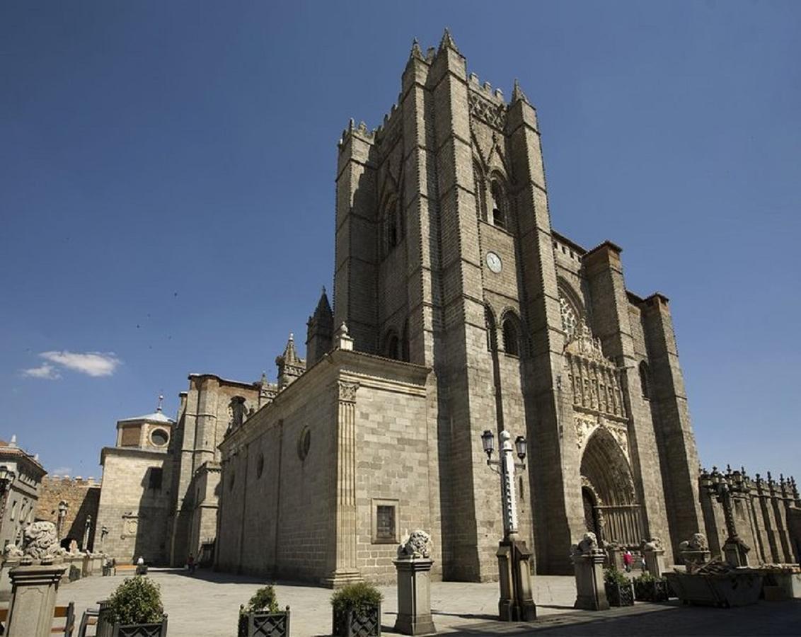 Apartamentos Turisticos Avila La Catedral 外观 照片
