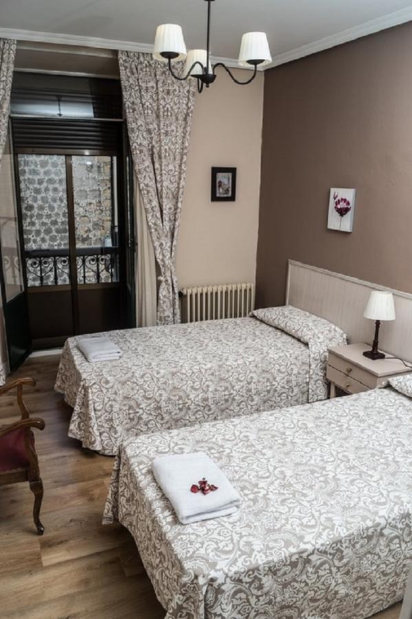 Apartamentos Turisticos Avila La Catedral 外观 照片