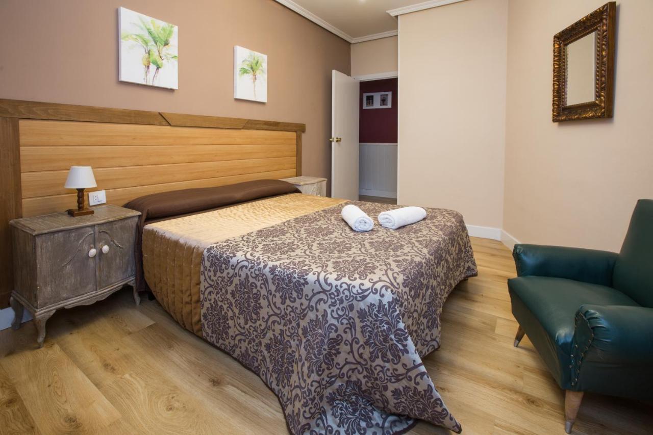 Apartamentos Turisticos Avila La Catedral 外观 照片